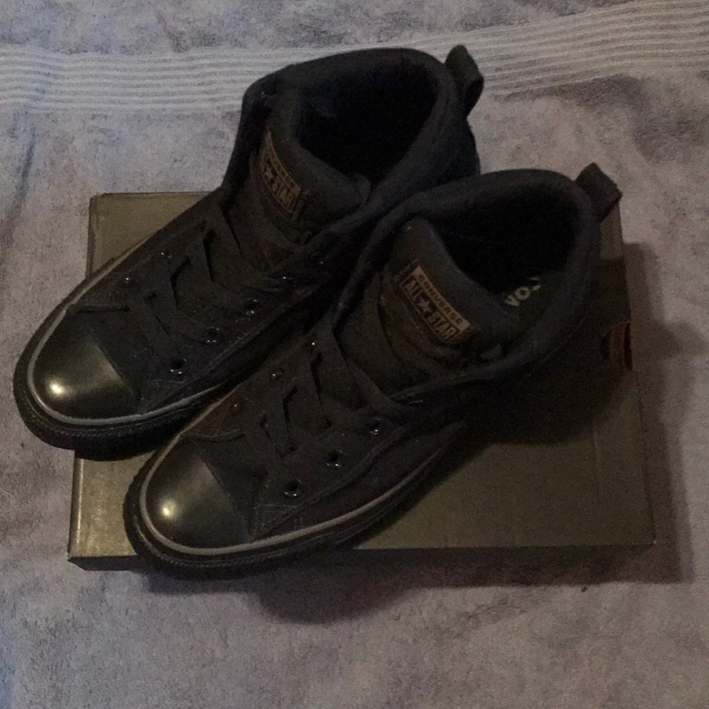 Size 8.5 men’s,10.5 ladies converse black/charcoal